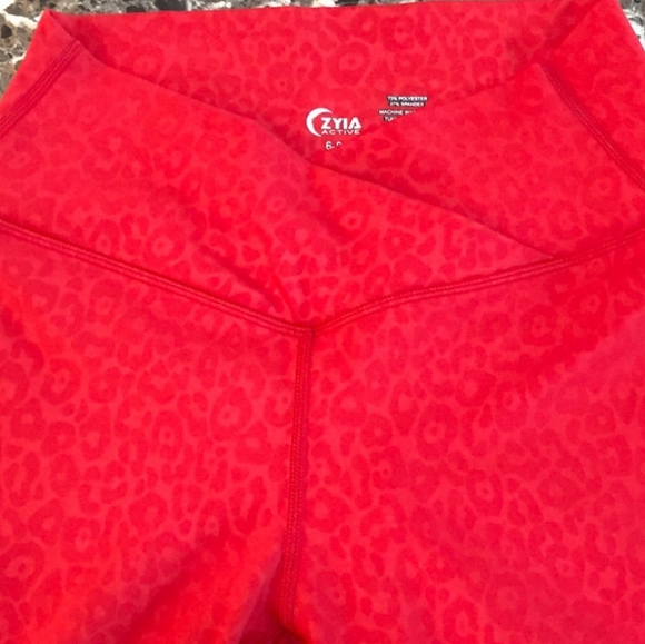 Red Leopard zyia Light n Tight - Picture 1 of 5